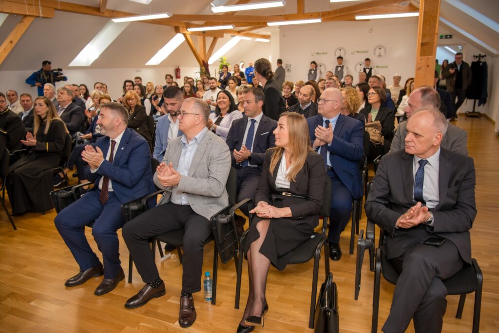 577773864 1271885874936385 8731410647748325884 n