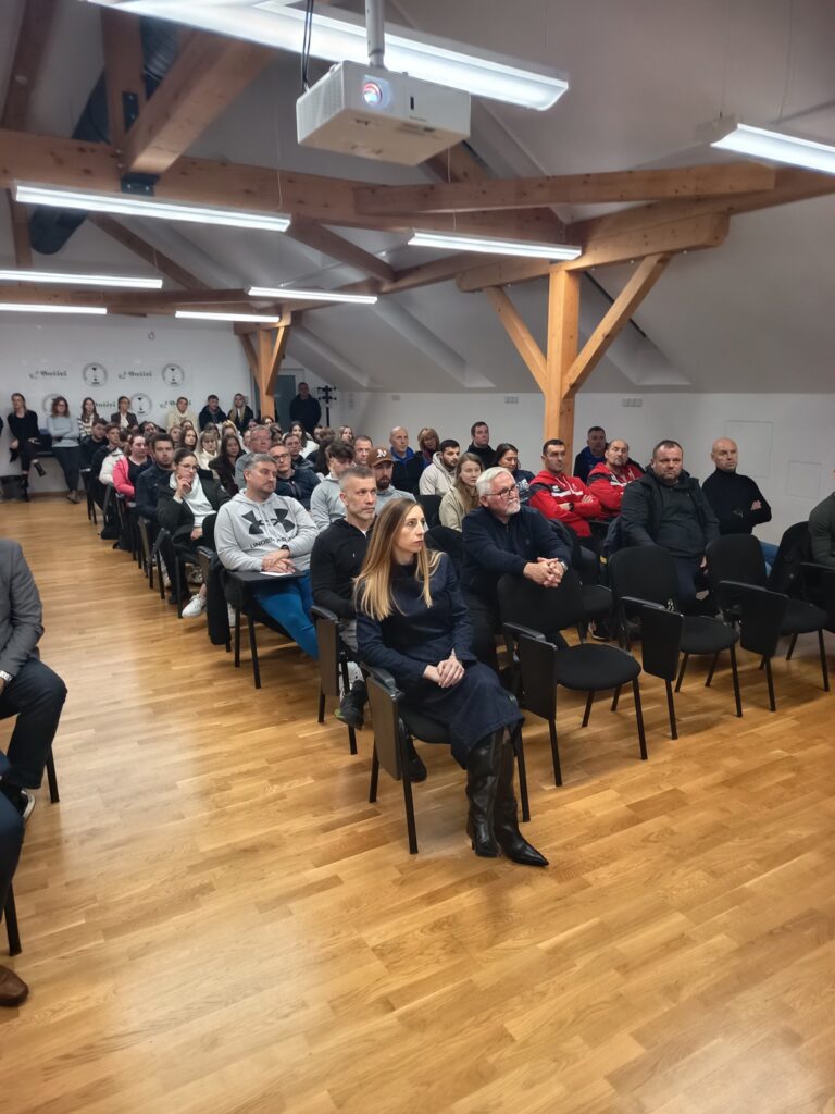 592084077 1291633932961579 201727292863134296 n