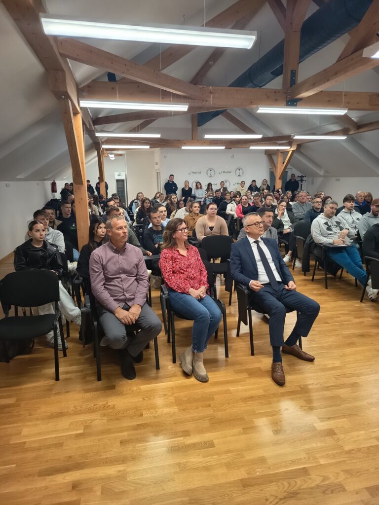 592334598 1291633812961591 7086170990244099350 n