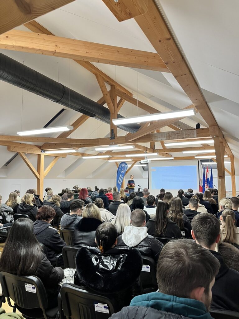 593294531 1293125136145792 8332937600581421293 n